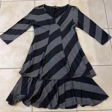 EMPORIO ARMANI 스트라이프 원피스 M 사이즈