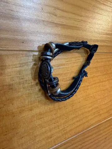 가죽 뜨개질 팔찌