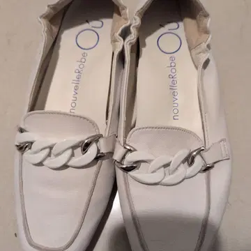 누벨 로브 오 비트 로퍼 화이트 사이즈 22.5cm
