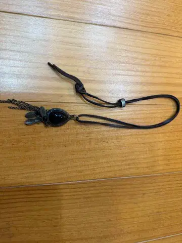 블랙 가죽 펜던트 목걸이