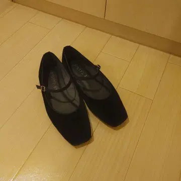 르 탈론 메리 제인 스트랩 벨로아 플랫 23.5cm