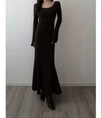 다크 브라운 긴팔 롱 원피스 maison celon