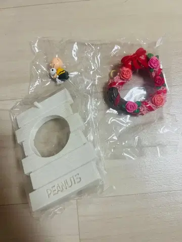 PEANUTS 스누피 리스 컬렉션 허그
