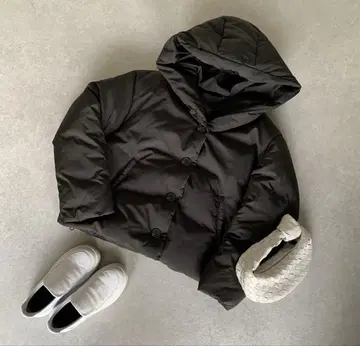 oksoon 블랙 후드 부착 숏 다운 자켓