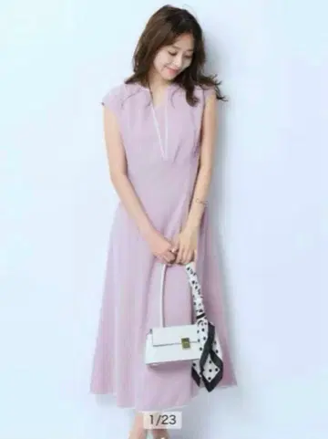 JUSGLITTY 디 V넥 내로우 원피스 핑크 1