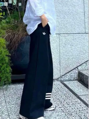 M891 L 사이즈 NEUCLASSICS 와이드 트랙 팬츠