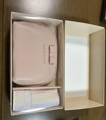 질 스튜어트 핑크 파우치와 타월 세트