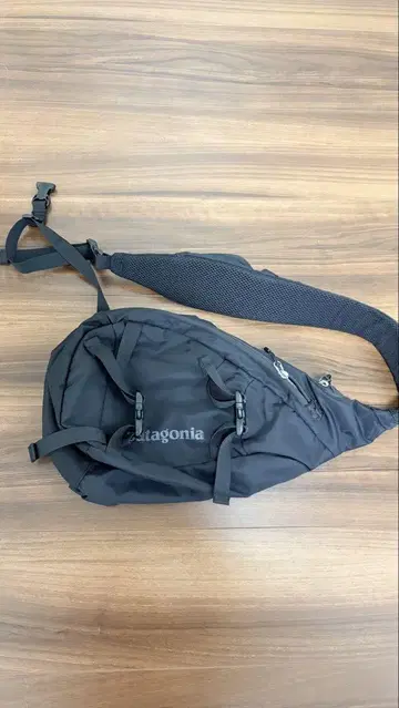 Patagonia 블랙 숄더백