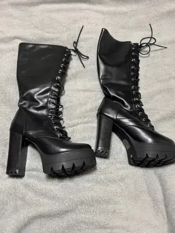 레이스업 블랙 롱 부츠 하이힐