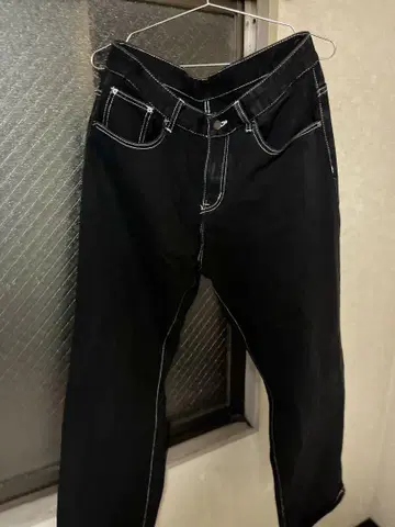 블랙 슬림핏 팬츠