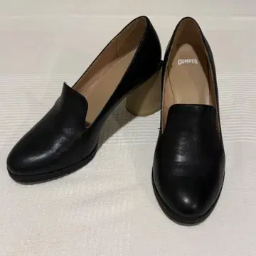 CAMPER 블랙 하이힐 펌프스