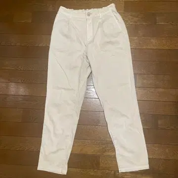 Plantation 화이트 캐주얼 팬츠