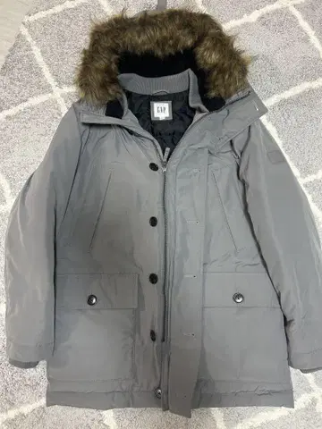 GAP 그레이 다운 자켓 퍼 포함