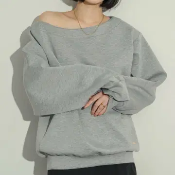 NEUNA 원숄컷 맨투맨 시착만 한 상품