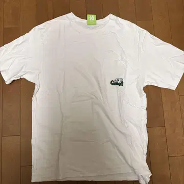 HUF 화이트 포켓 부착 T셔츠