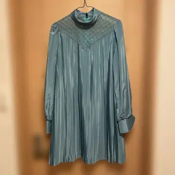 파란 플리츠 미니 기장 원피스