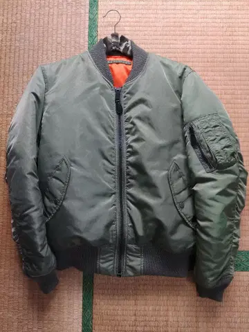 AVIREX MA-1 자켓 세이지 그린