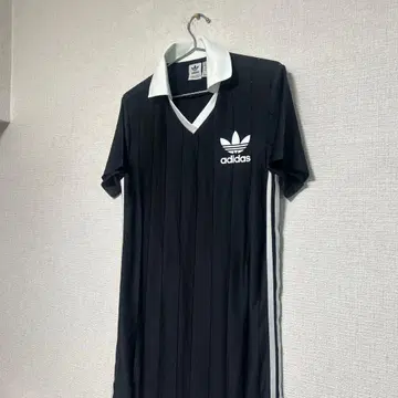 즉시 판매 완료 컬러 adidas 핀스트라이프 원피스 블랙 아디다스