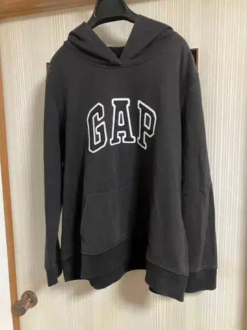 GAP 블랙 후드 부착 후드티