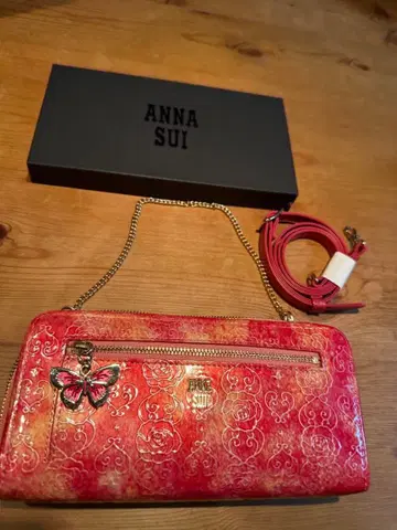 ANNA SUI 나비 장식 장지갑 빨간색