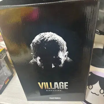 바이오하자드 빌리지 크리스 레드필드 피규어