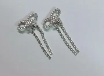 [새상품급] UNITED ARROWS 큐빅 귀찌