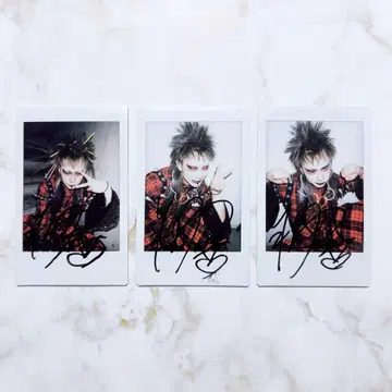 suga 유키치 폴라로이드