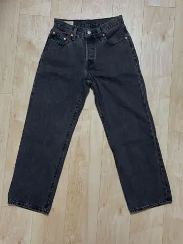 Levi's 프리미엄 블랙 스트레이트 데님