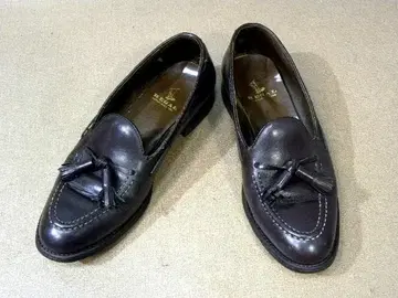 REGAL 다크 브라운 태슬 장식 가죽 로퍼