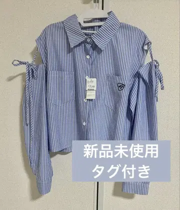 오프숄더 블루 화이트 스트라이프 셔츠