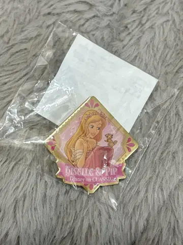 디즈니 온 클래식 지젤 핀 배지