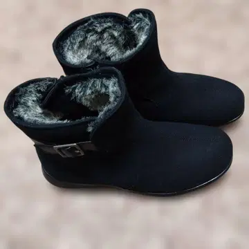 amane PREMIUM 블랙 스웨이드 어그 부츠