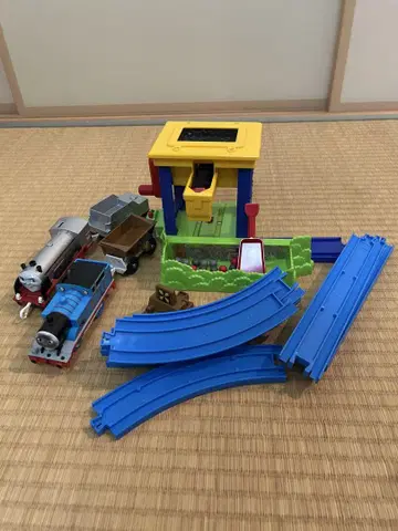 빙글빙글 돌리자! 토마스와 마린의 석탄 호퍼 세트