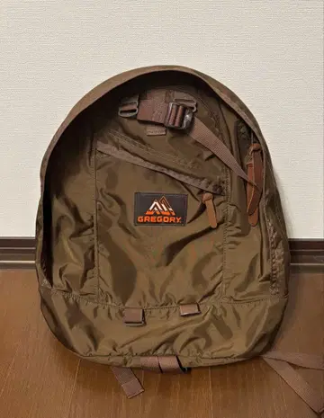 그레고리 x 빔즈 보이 별주 나이스 데이 22FW 브라운