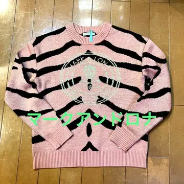 새상품급 마크앤로나 호랑이 무늬 니트 스웨터 여성용