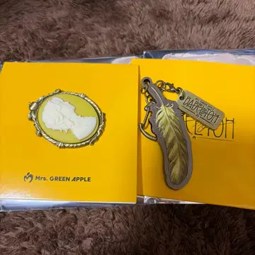 미세스 바벨탑 랜덤 가챠 깃털 키링 카메오 핀즈