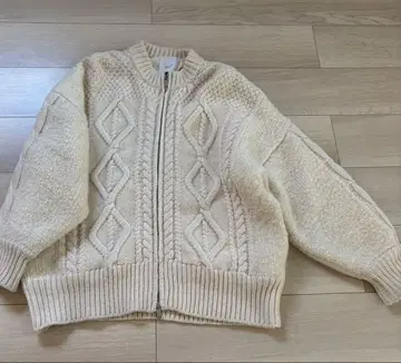 CLANE 이소재 케이블 니트 가디건