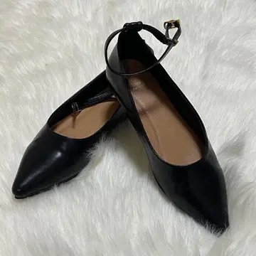 새상품급 므뉴 스틸레토 앵클 스트랩 플랫 블랙 23cm