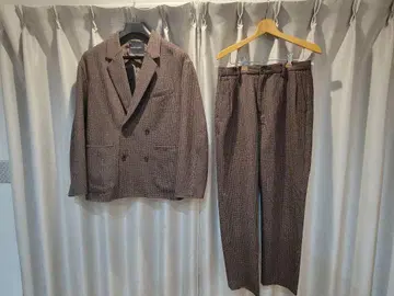 Niko and 스다 마사키 착용 하운드투스 브라운 셋업