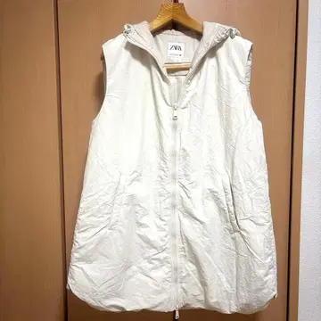 ZARA 후드 부착 베스트 M 아이보리