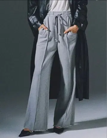 [ 컨디션 최상 ] Ameri NEW LOGO SWEAT PANTS
