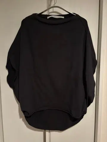 새상품급 COGTHEBIGSMOKE BELL 보트넥 탑