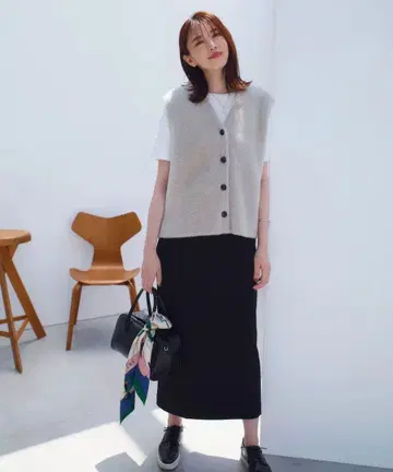새상품 앙피로 [세탁 가능] 나일론 샤기 가디건 베스트
