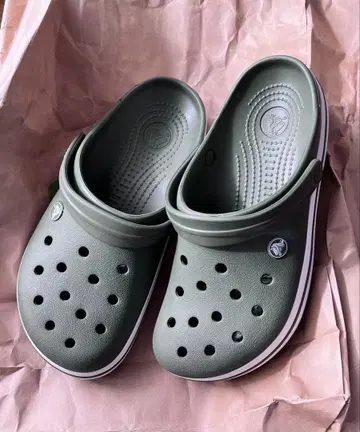 Crocs 올리브 그린 샌들 25cm