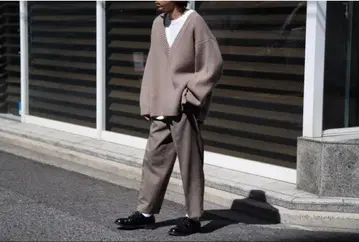 yoke 5G Milano Rib V Neck Knit