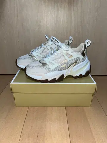 MICHAEL KORS NICK 스니커즈
