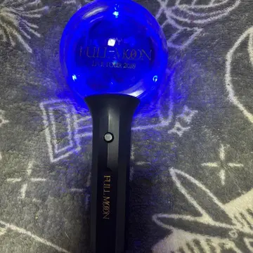 FULL MOON LIVE TOUR 2018 응원봉