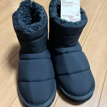 퍼 달린 블랙 어그 부츠 XS