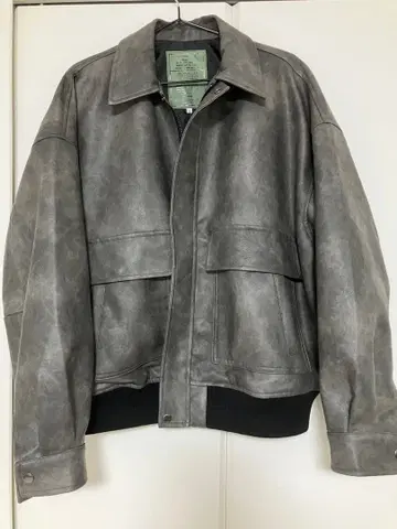 그레이 가죽 자켓
