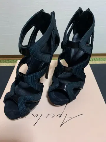 정가 약 5만 엔 APERLAI 아페를라이 샌들 MADE IN ITALY